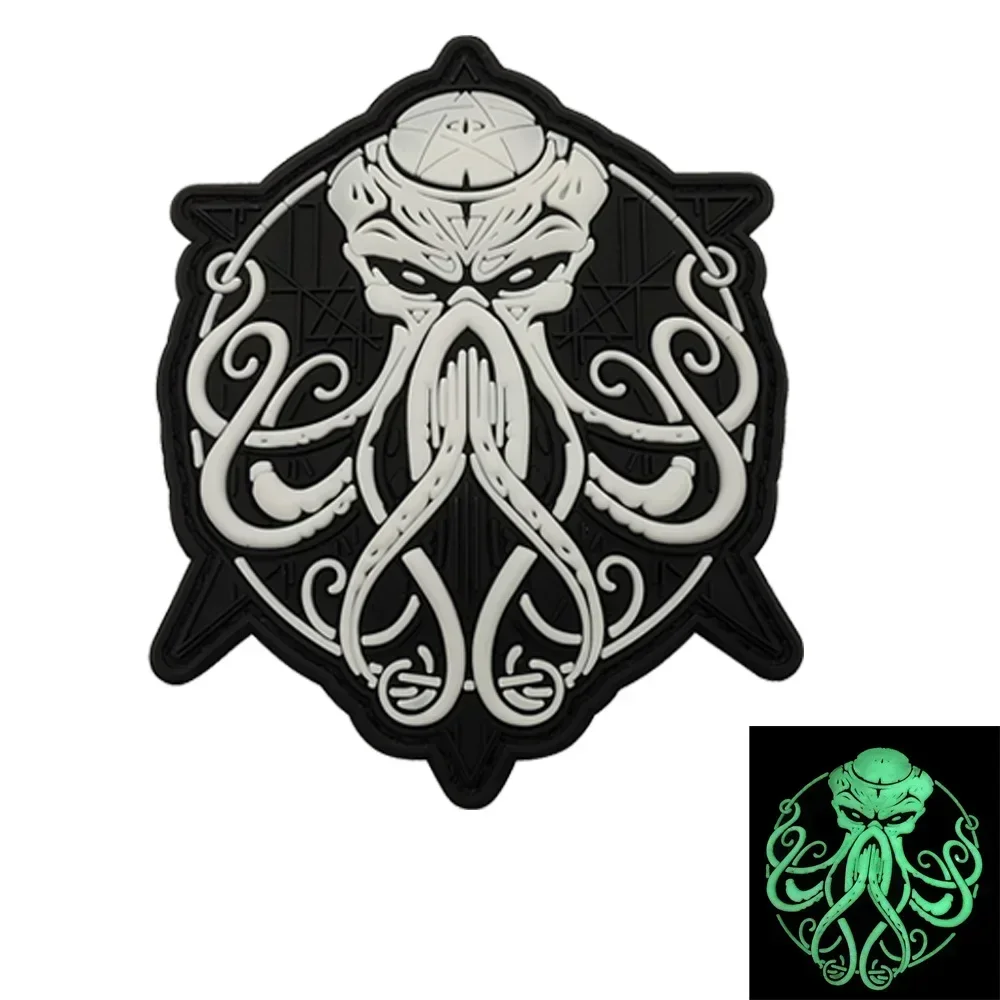 Cthulhu desperta Lovecraft, insignia de pulpo, pegatina mágica de PVC, pegatina adhesiva periférica de juego, parche internacional de oro negro - imagen 4