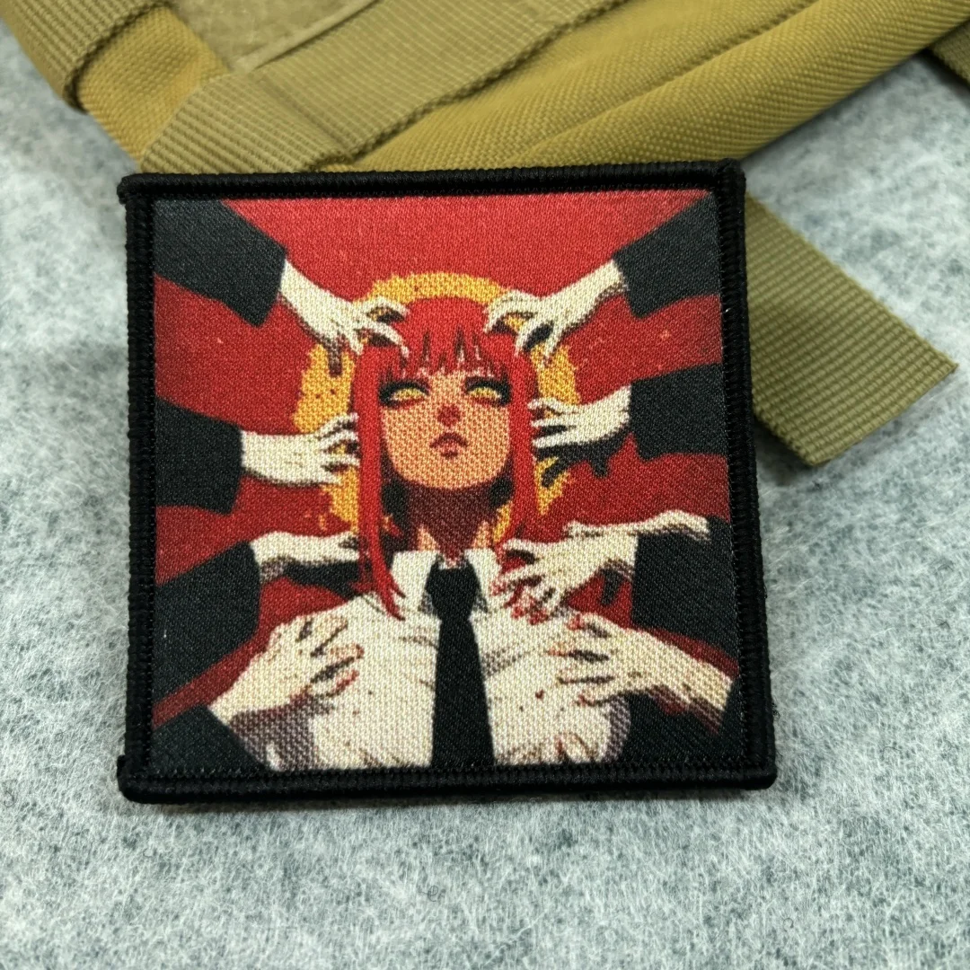 Parche táctico con diseño de primeros auxilios de emergencia