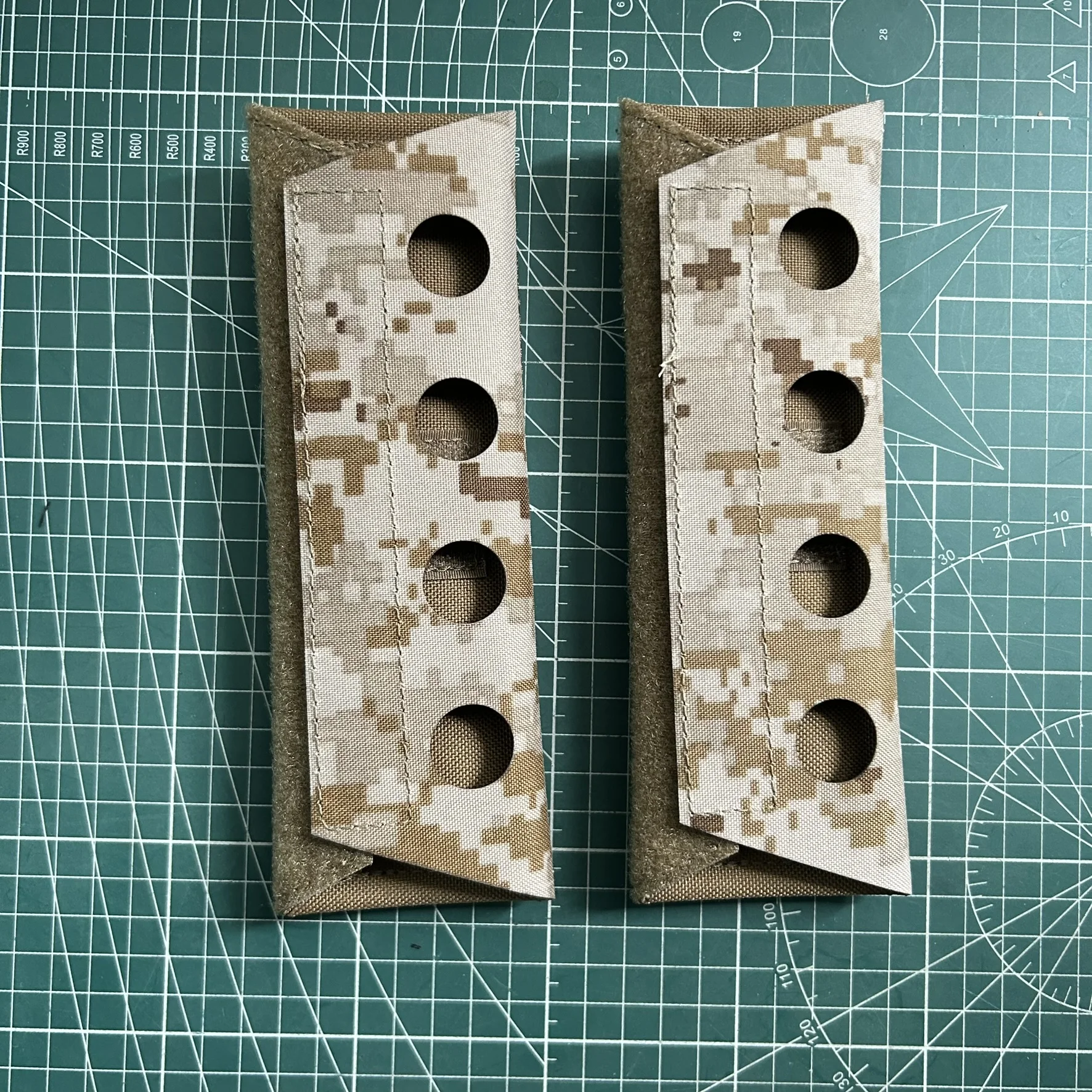 Funda acolchada con correa estilo Ferro, hombreras tácticas para portador de placa táctica, 2 uds. - imagen 2