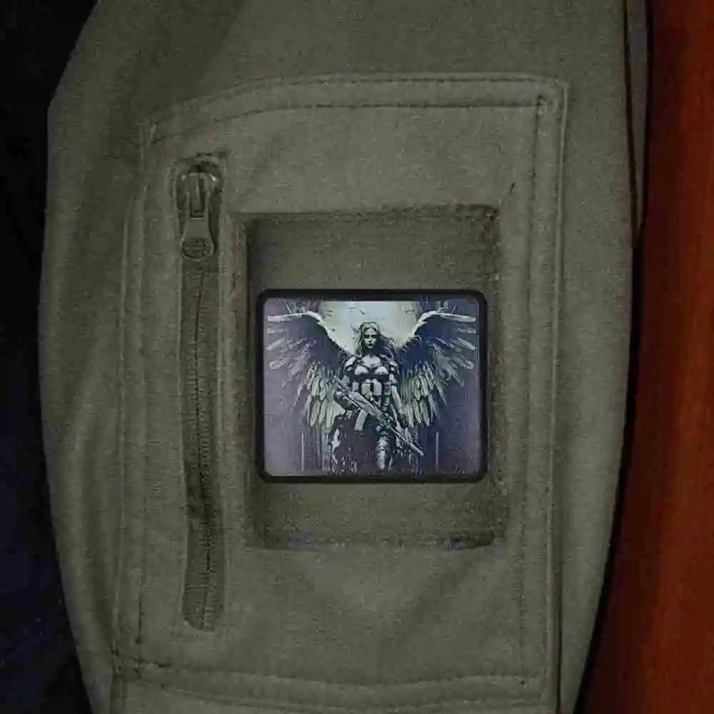 Valkyrie-insignia de moral táctica de acción de Ángel, Parche de belleza con un arma, brazalete militar, estampado de PU, pegatinas de mochila con gancho y bucle - imagen 4
