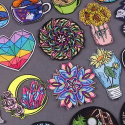 Parche bordado floral con rayas de cristal para planchar mochila