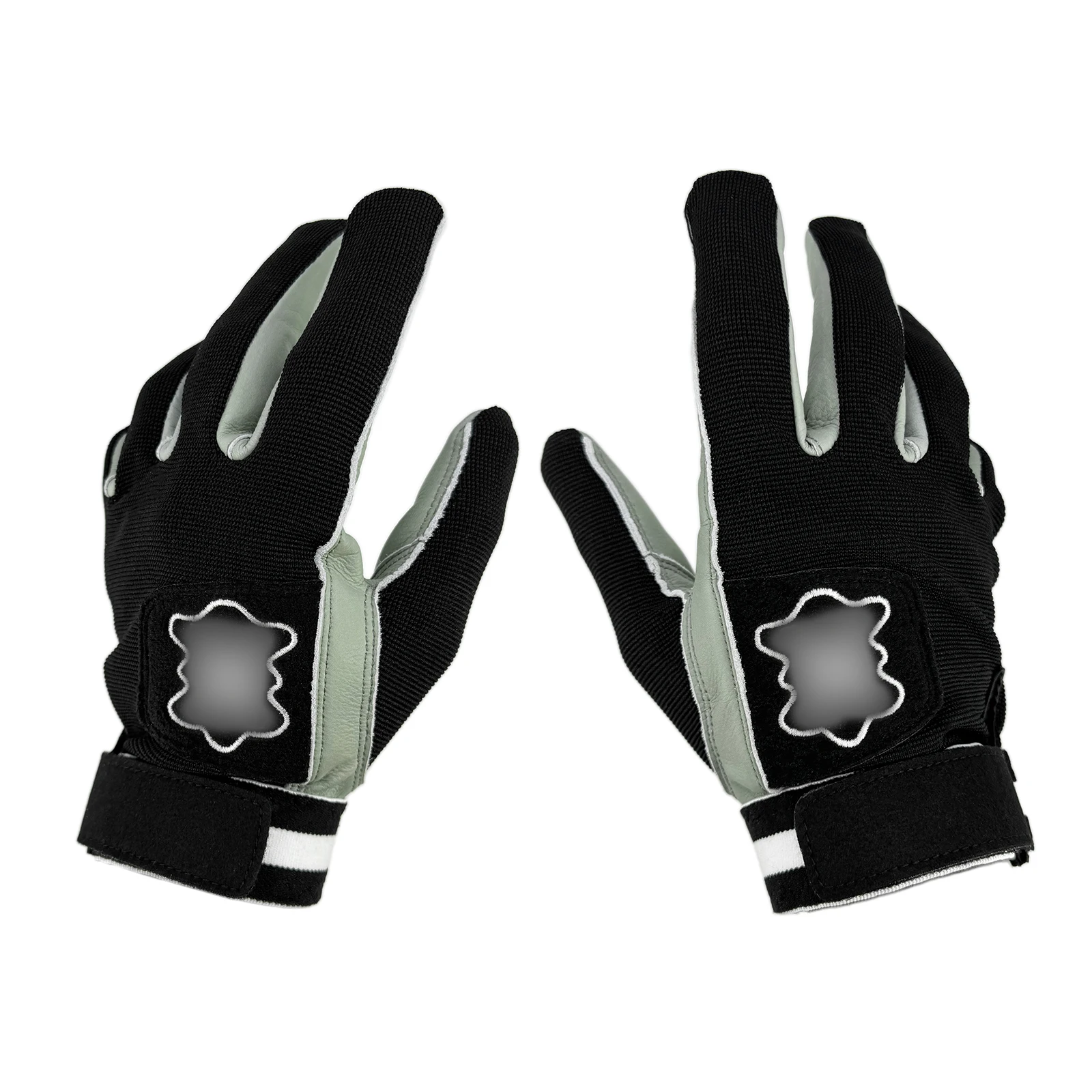 Caza de combate al aire libre equipada con pantalla táctil y guantes deportivos. - imagen 4