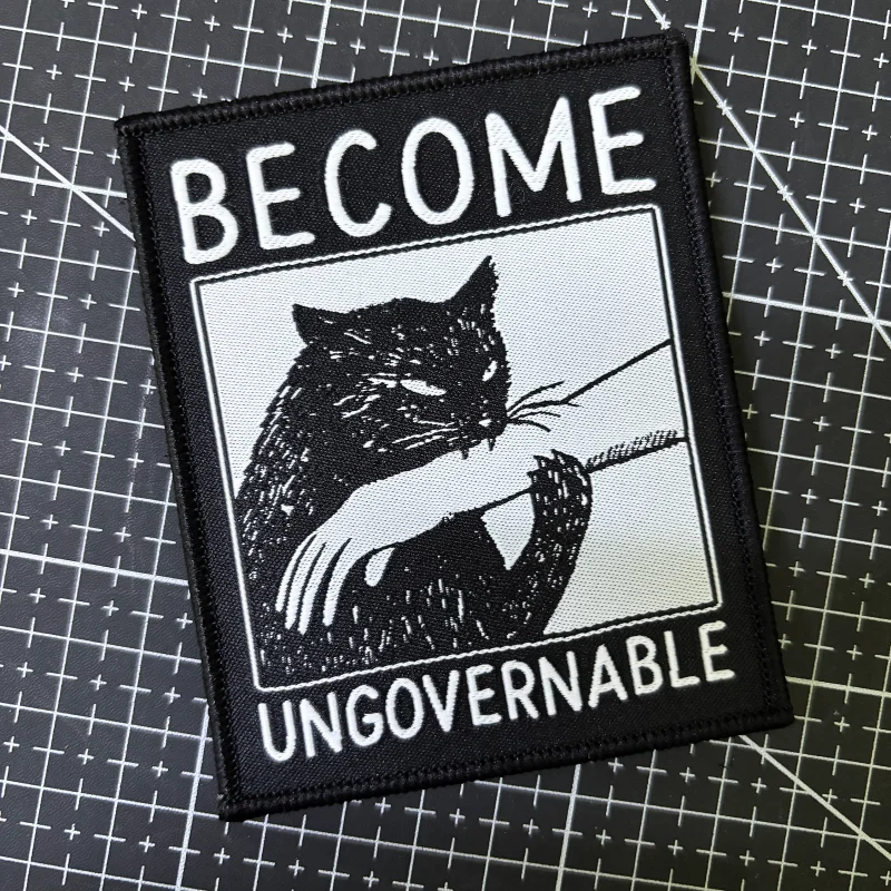 Parche táctico Velcro gato mordaz, insignia moral para mochila - imagen 4