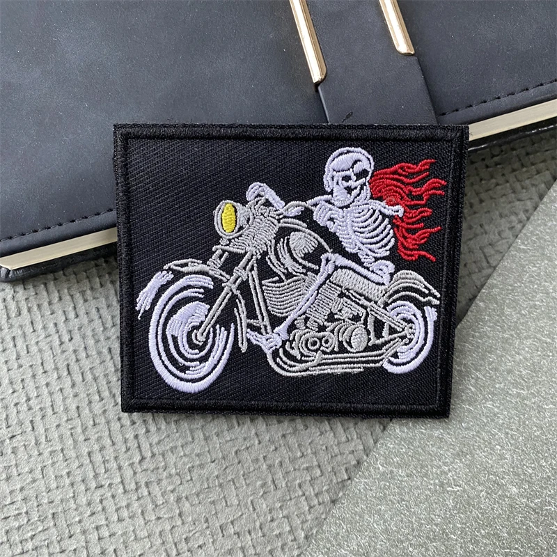 Parche de insignia de moral bordado para motociclistas, calavera para montar en bicicleta, brazalete militar táctico, gancho y bucle, accesorios para mochila, pegatinas - imagen 3