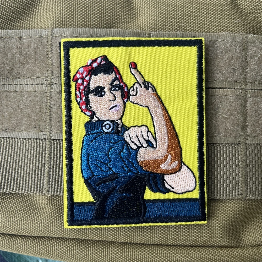 ¡Se puede hacer! Parches de insignia de moral de dedo medio, pegatinas bordadas de gancho y bucle, mochila táctica, Rosie Waved Her - imagen 4