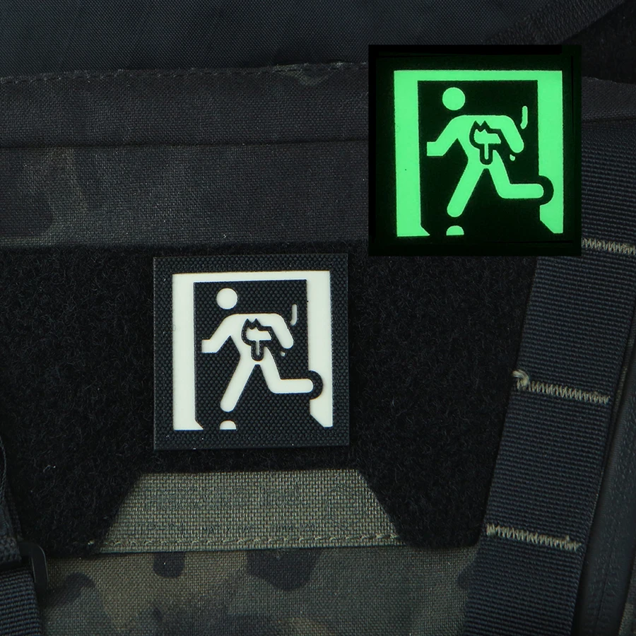 Parche luminoso de Escape con Gato, señal de paso de seguridad de salida de emergencia, insignias tácticas, brazalete DIY para ropa y mochila - imagen 4