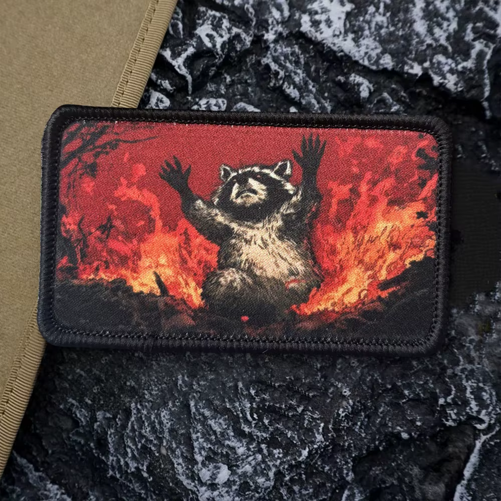 Inferno Raccoon parche táctico de velcro pánico llameante
