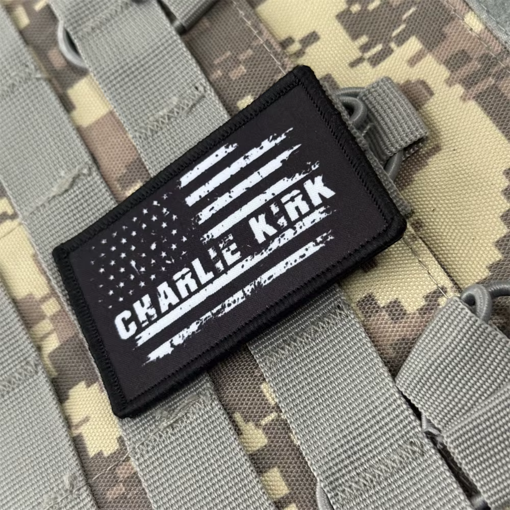 Parche táctico Charlie Kirk bandera EE. UU. gancho y bucle - imagen 4