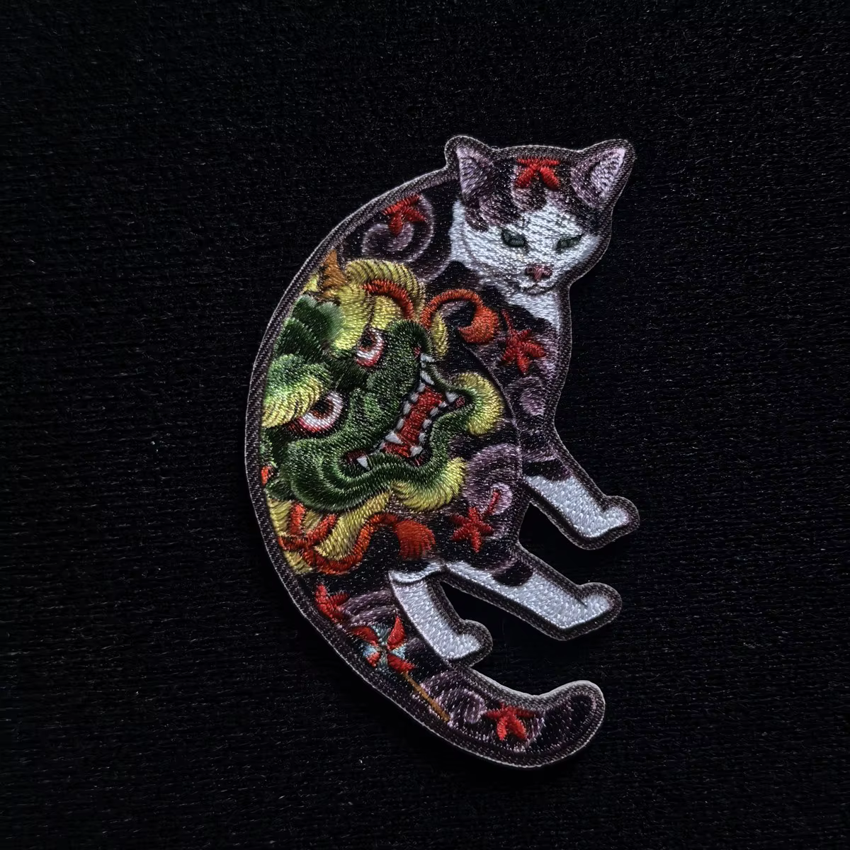 Parche bordado táctico gato estilo Ukiyo-e con máscara Prajna - imagen 2