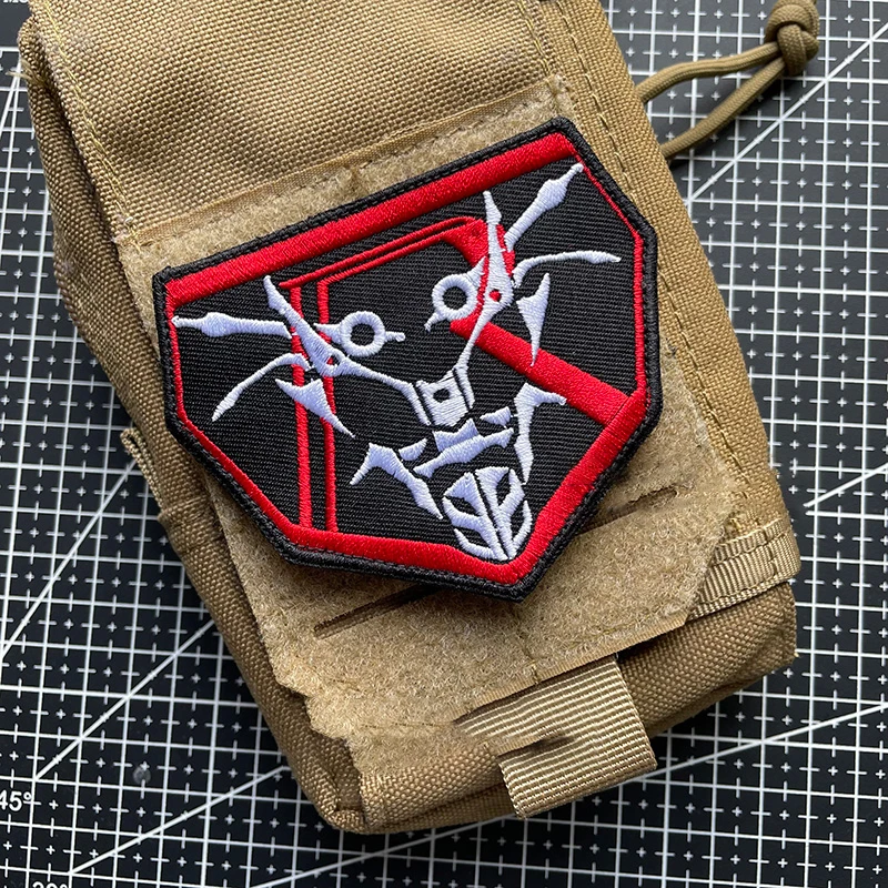 Kamen Rider Knight Mask Badge Embroidery Patch DIY Backpack Sticker Decorative Cloth Armband for Anime Fans - imagen 4