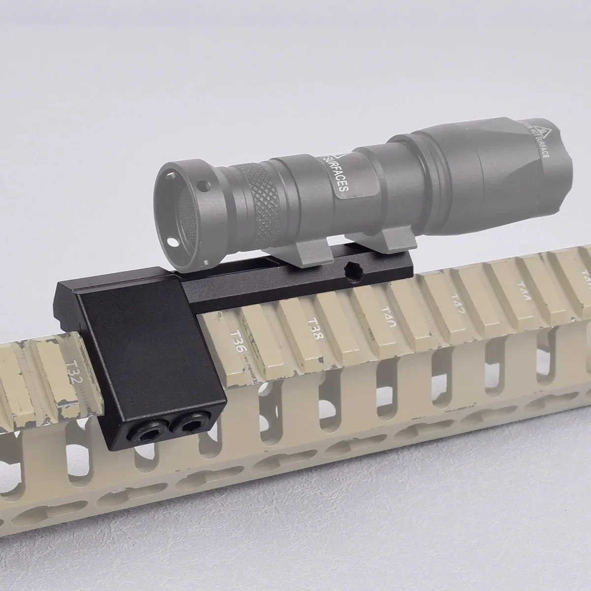 Linterna exploradora montada en riel Picatinny Weaver, montaje compensado de luz para arma nocturna para la serie Surefir M300 M600 M300V - imagen 3