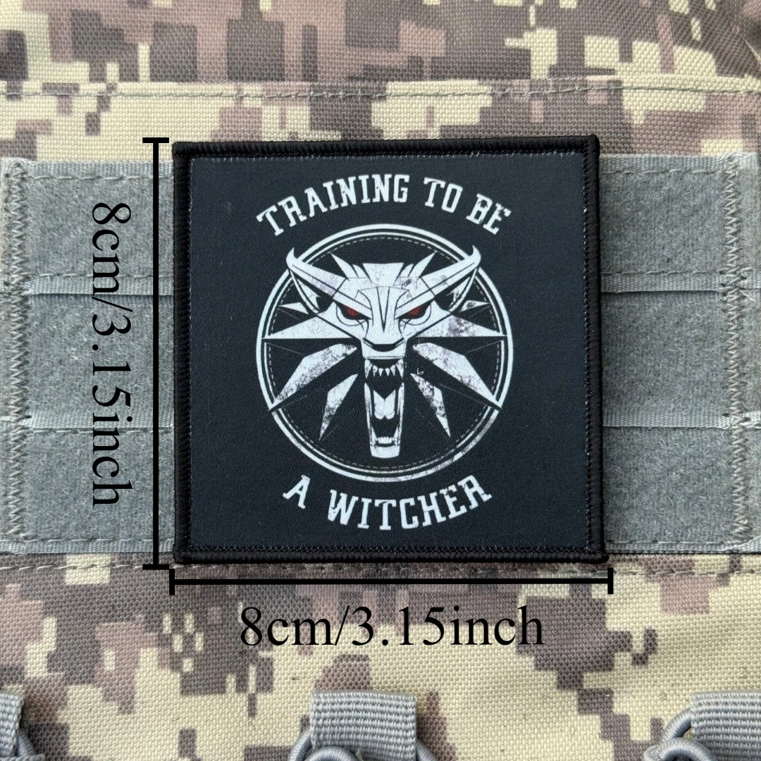 Parche con insignia de moral de lobo "RAINING TO BE A WITCHER", parches de gancho y bucle impresos tácticos del ejército militar para mochila, pegatina personalizada - imagen 2