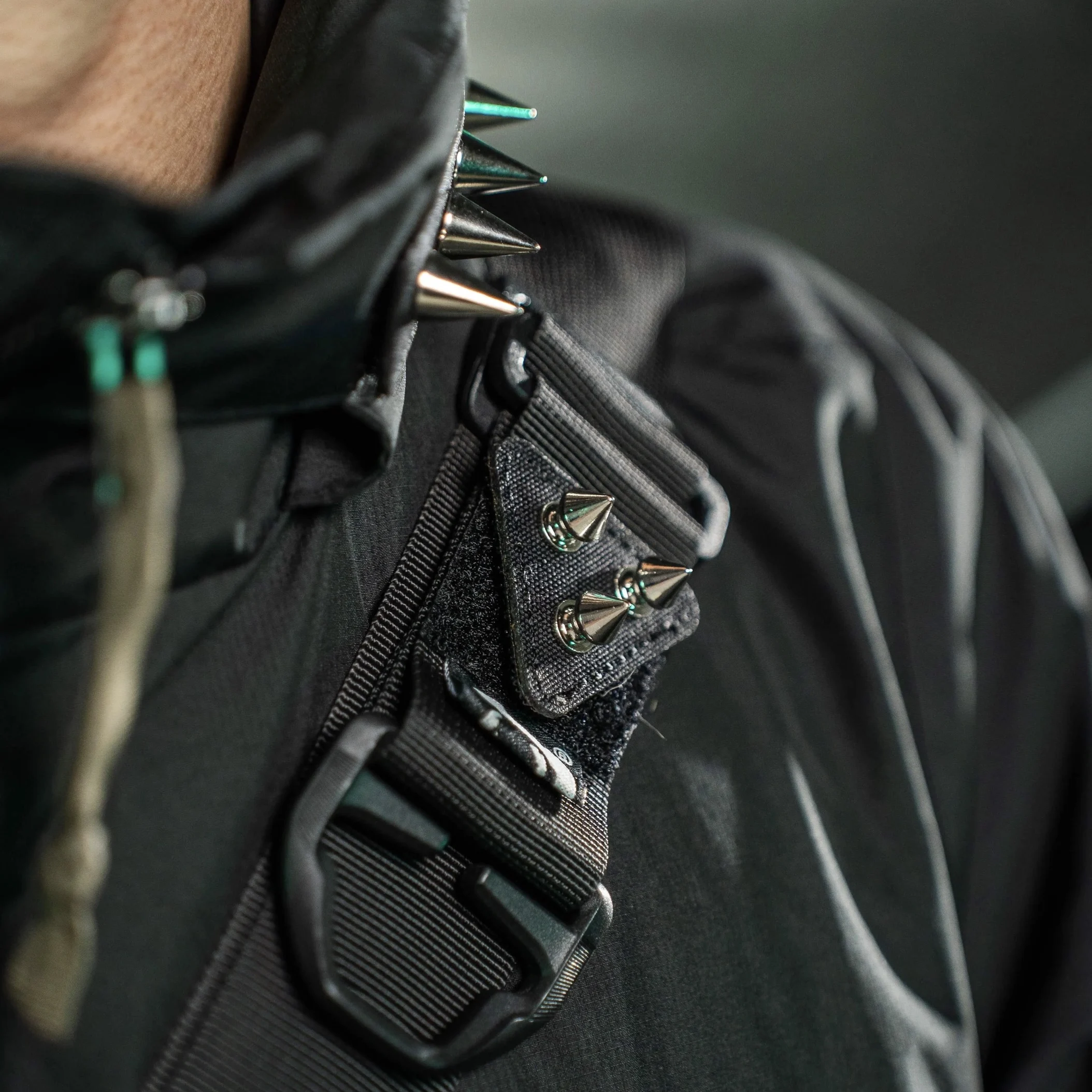 Insignia táctica con tema de remache de Metal, charretera de nailon, parche funcional de estilo Punk para solapas, mochila, decoración de ropa