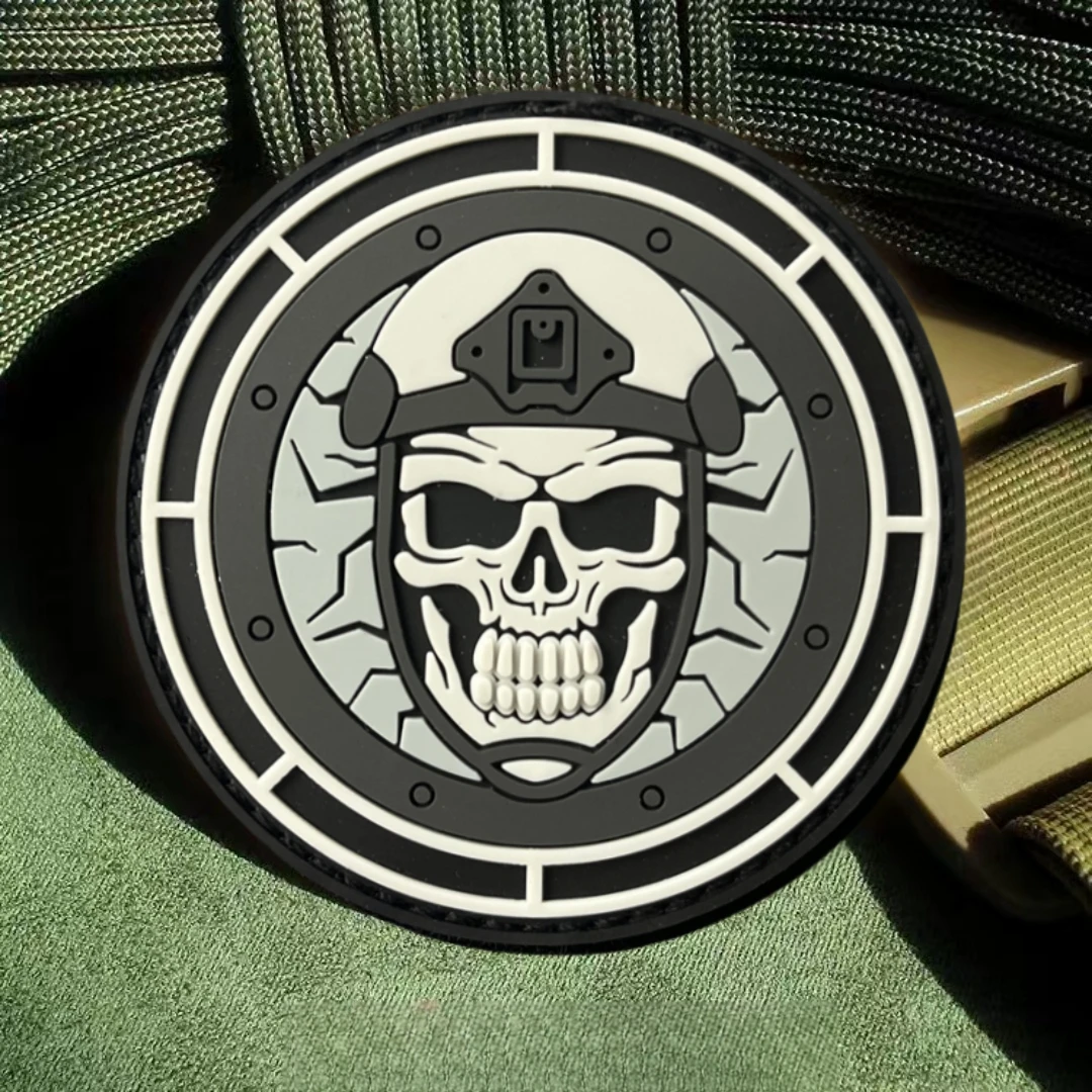 Parches de gancho y bucle de PVC 3D para casco de calavera para ropa, parche táctico de moral luminosa, pegatina decorativa para mochila al aire libre - imagen 4