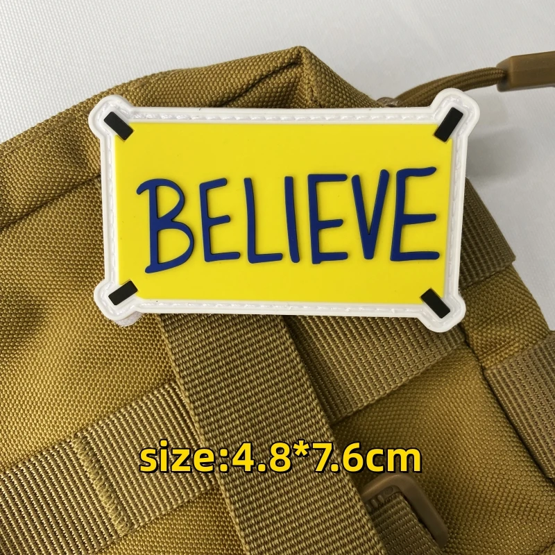 Believe Sign parches de PVC, emblema, logotipo de fútbol, brazalete, insignia de moral amarilla, mochila, pegatinas tácticas, arnés de perro, gancho y bucle - imagen 2