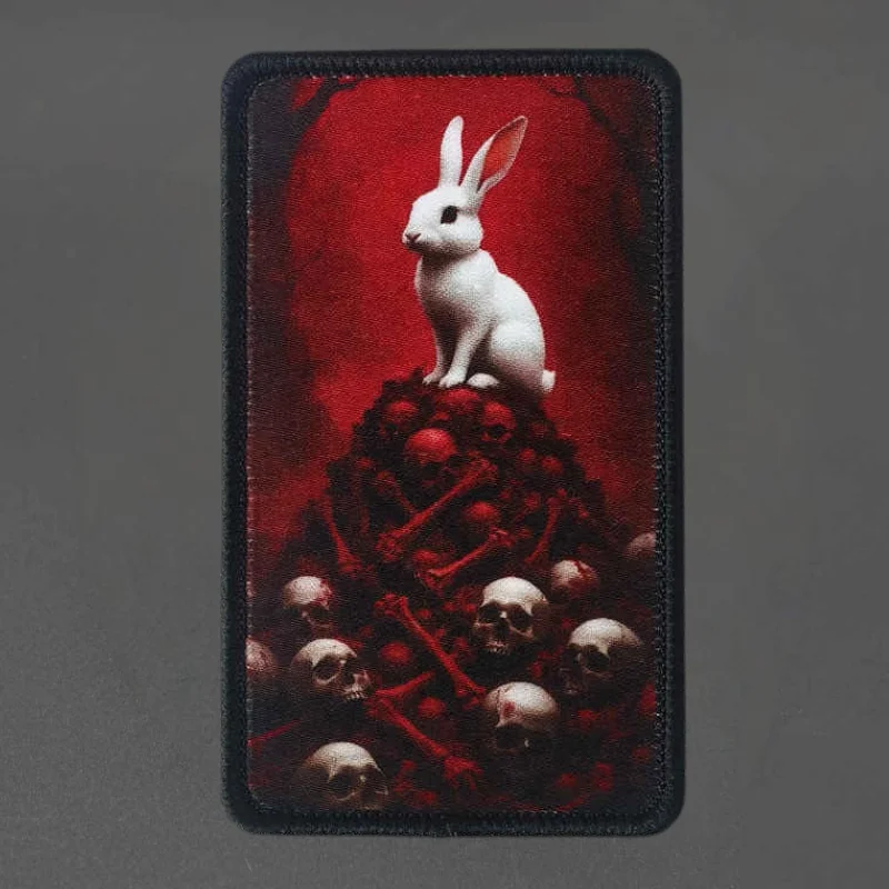Parche táctico conejo calavera con velcro para brazalete y mochila - imagen 2