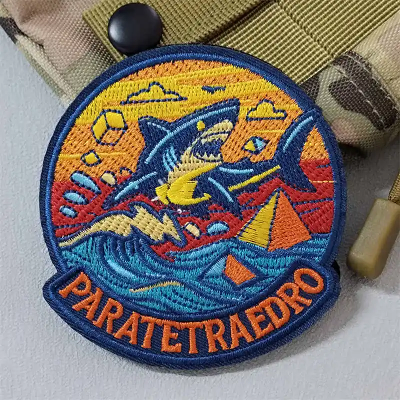 Parche bordado táctico tiburón enojado con velcro – mochilas - imagen 5