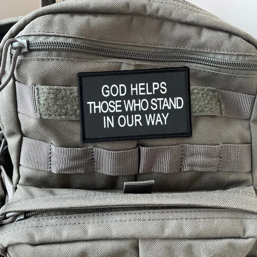 Dios ayuda a ese, mucho esta en nuestra manera, parche táctico de moral, parche de gancho y bucle, insignia militar Chevron, brazalete, pegatinas para mochila - imagen 3