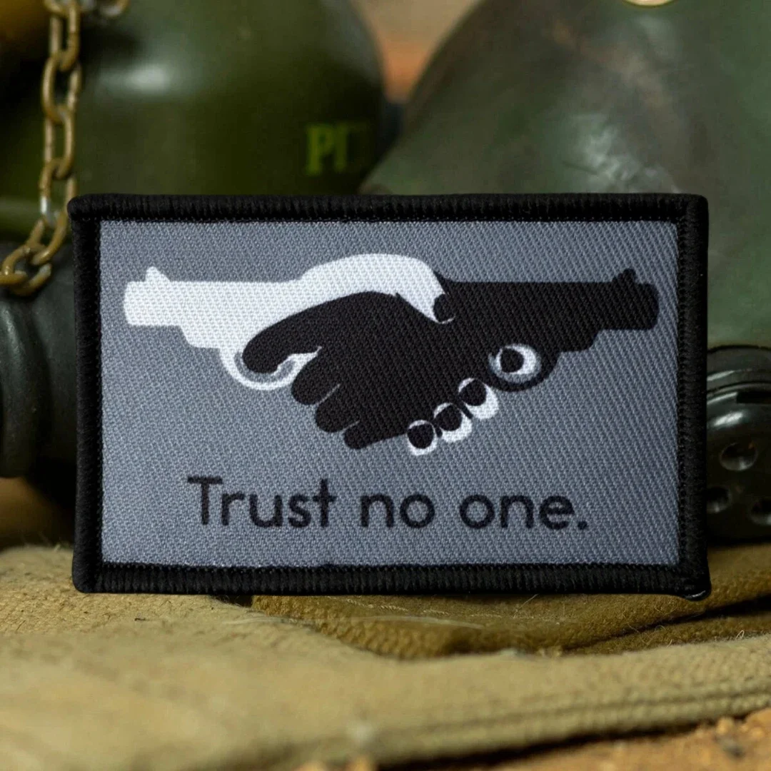Parche divertido Trust No One, insignia de moral táctica, parches de gancho y bucle impresos para ropa, pegatina para mochila del ejército militar - imagen 4