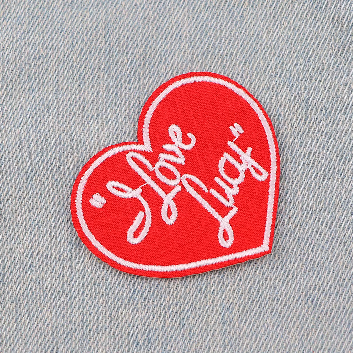 Parche bordado termoadhesivo corazón rojo – Amor para planchar o coser - imagen 4