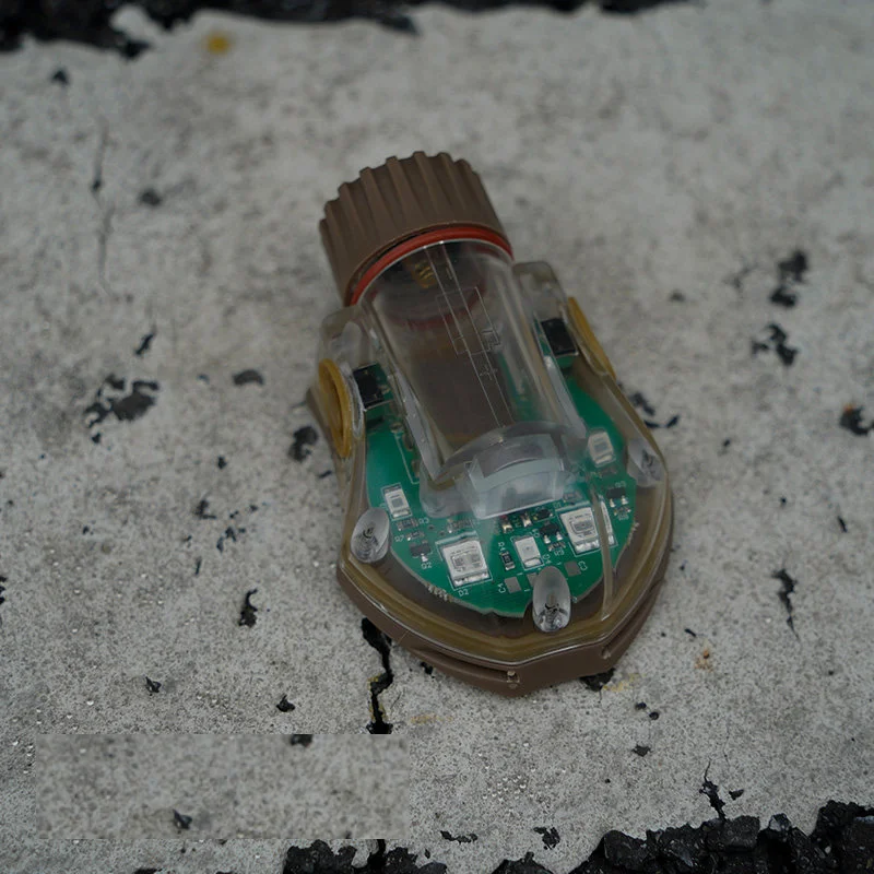 Luz táctica IR impermeable con estroboscópica y soporte casco - imagen 2