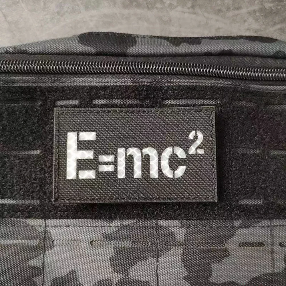 E = mc ²-insignia de moral de ecualización de energía de masa, parche reflectante Klett, brazalete táctico, equipo al aire libre, pegatinas de decoración de mochila - imagen 4