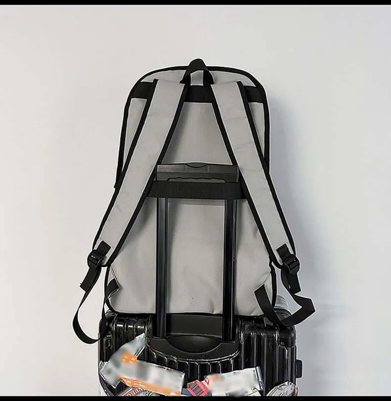 Mochila en color gris