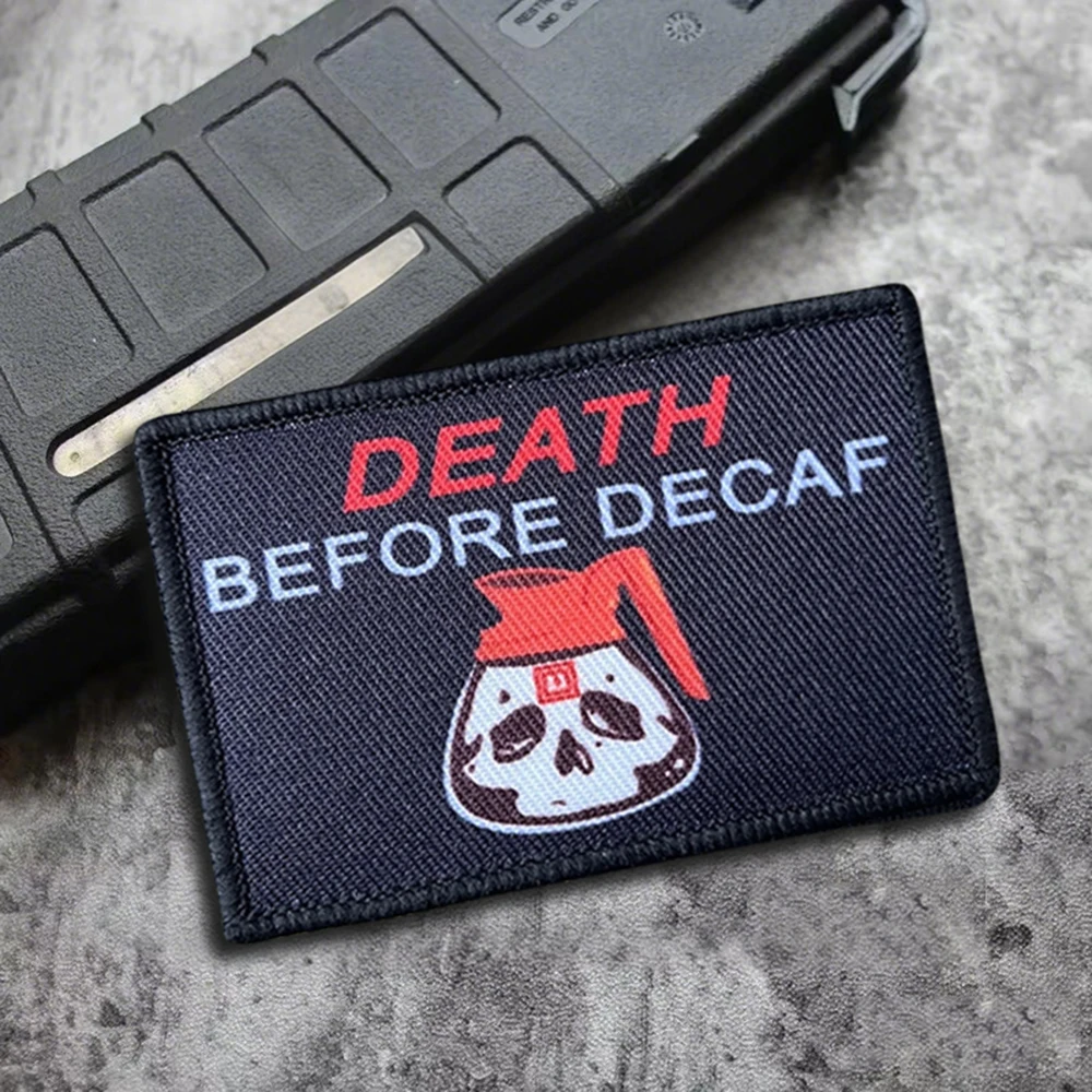 Parche táctico de calavera Death Before Decaf, parches divertidos de gancho y bucle, insignia de moral, brazalete del ejército militar, pegatinas para mochila