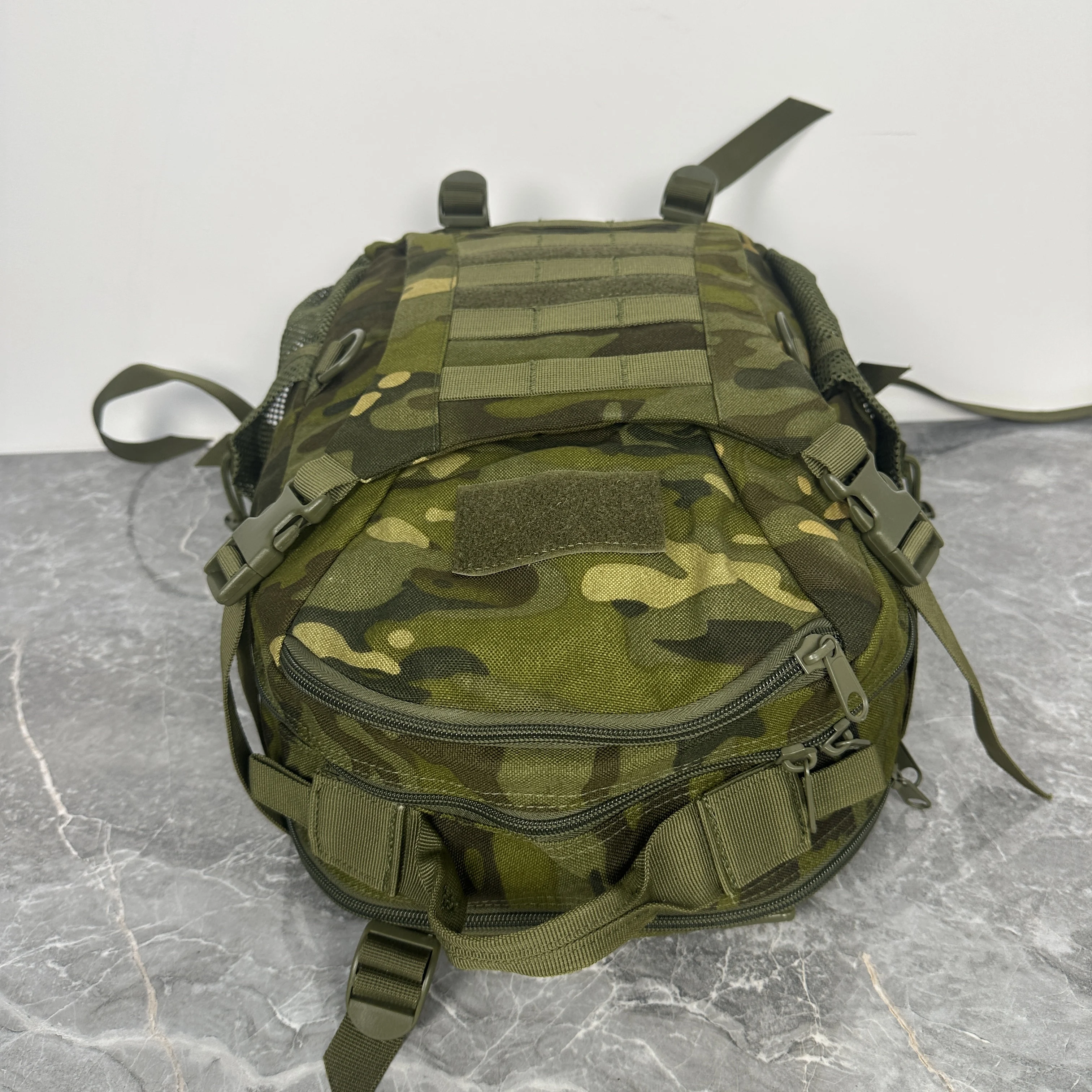 Mochila impermeable al aire libre para senderismo y desplazamientos - imagen 4