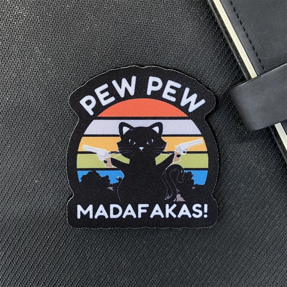 PEW PEW Madafakas AKA parche divertido de gato doble pistola brazalete de gato negro moral para fanáticos militares al aire libre mochila pegatina insignia de gancho y bucle - imagen 5
