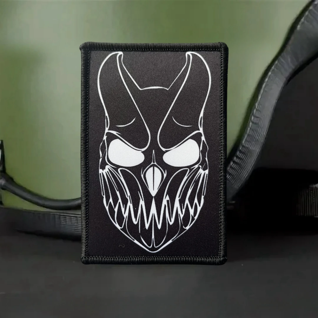 Máscara de diente de diablo, insignia de moral de Chevron, parche de gancho y bucle con estampado de esqueleto, brazalete del ejército militar, pegatina de embalaje trasero - imagen 4