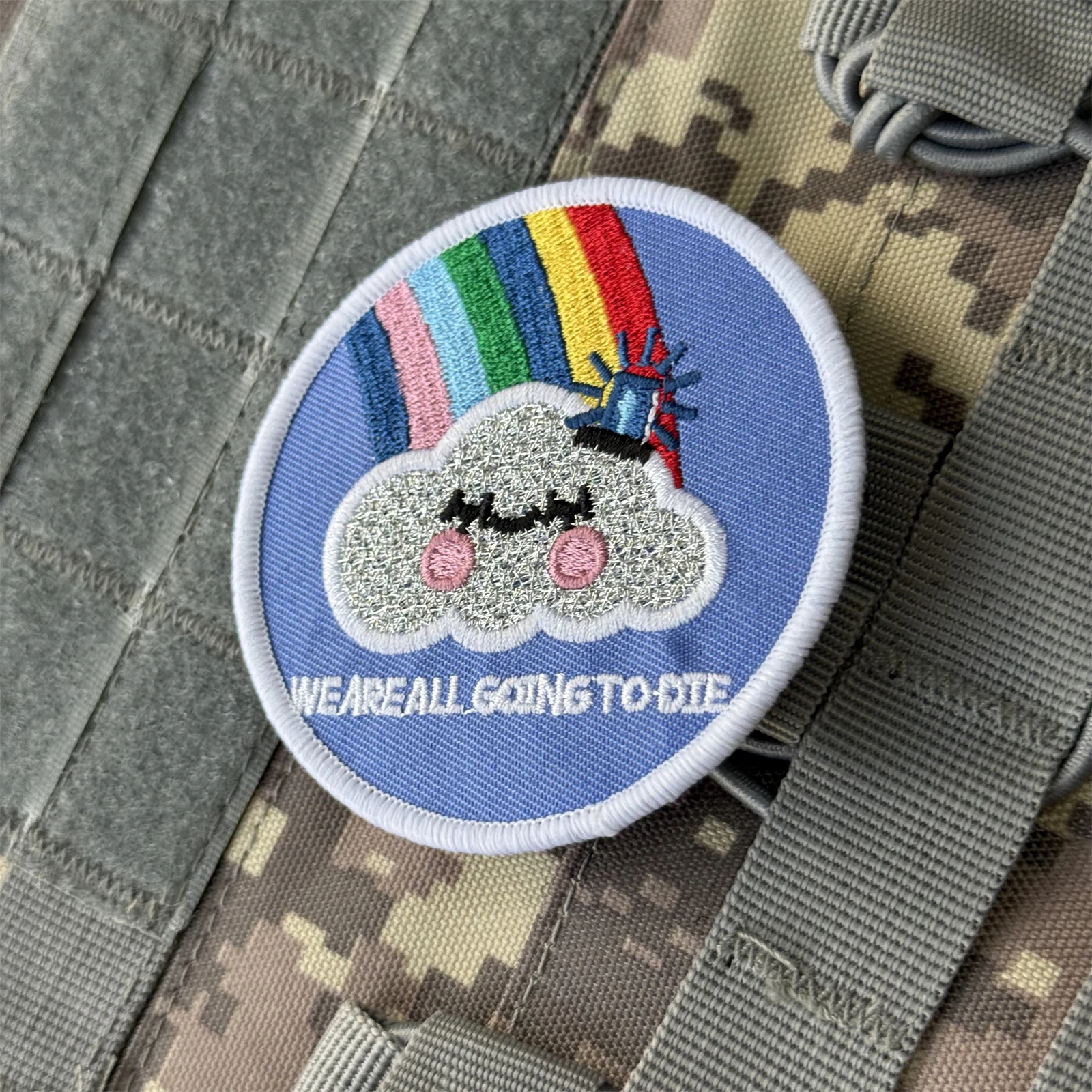 Parches militares tácticos "ERE ALL GOING TO DIE", nubes de arcoíris, moral, para equipos de ropa, mochila, pegatina de gancho y bucle - imagen 4