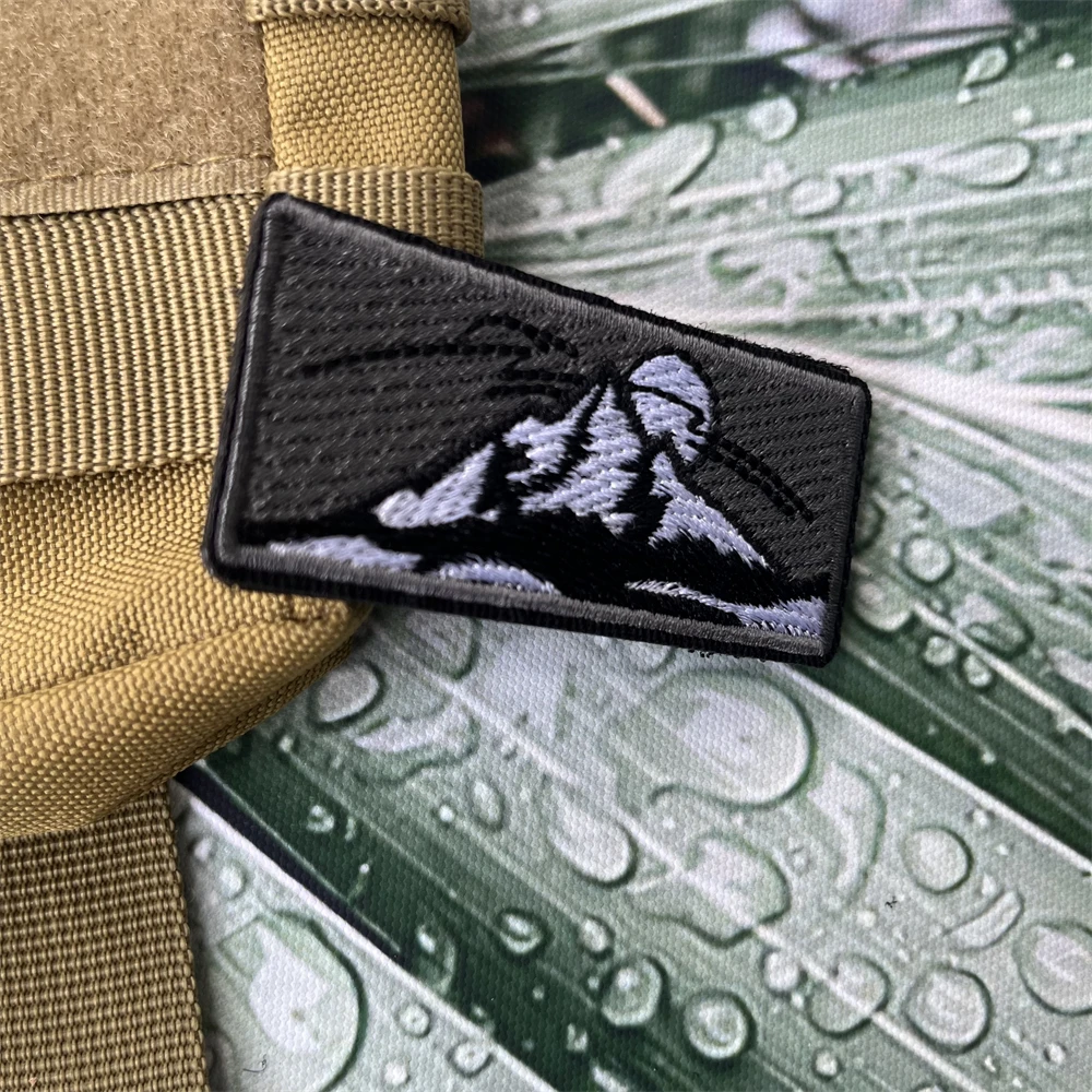 Voivode of Siberia Mountains Chevron moral parches tácticos, insignia militar, brazalete, mochila, gancho y bucle, pegatina bordada - imagen 2