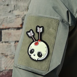 Parche táctico calavera y flecha PVC con velcro para mochila