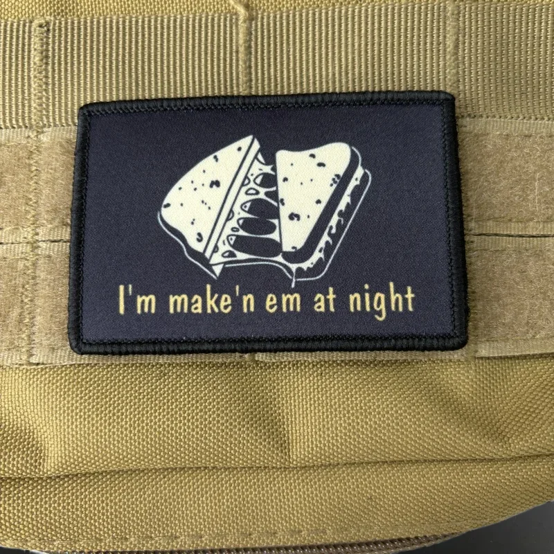I'm make'em At Night Cheese sándwich moral parches tácticos mochila táctica impresa pegatina de gancho y bucle - imagen 3