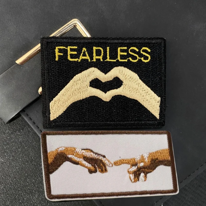 Fearless Love bordado de mano a corazón en la ropa, Parche de gancho y bucle, pegatina de mochila táctica, insignia de moral, parches militares