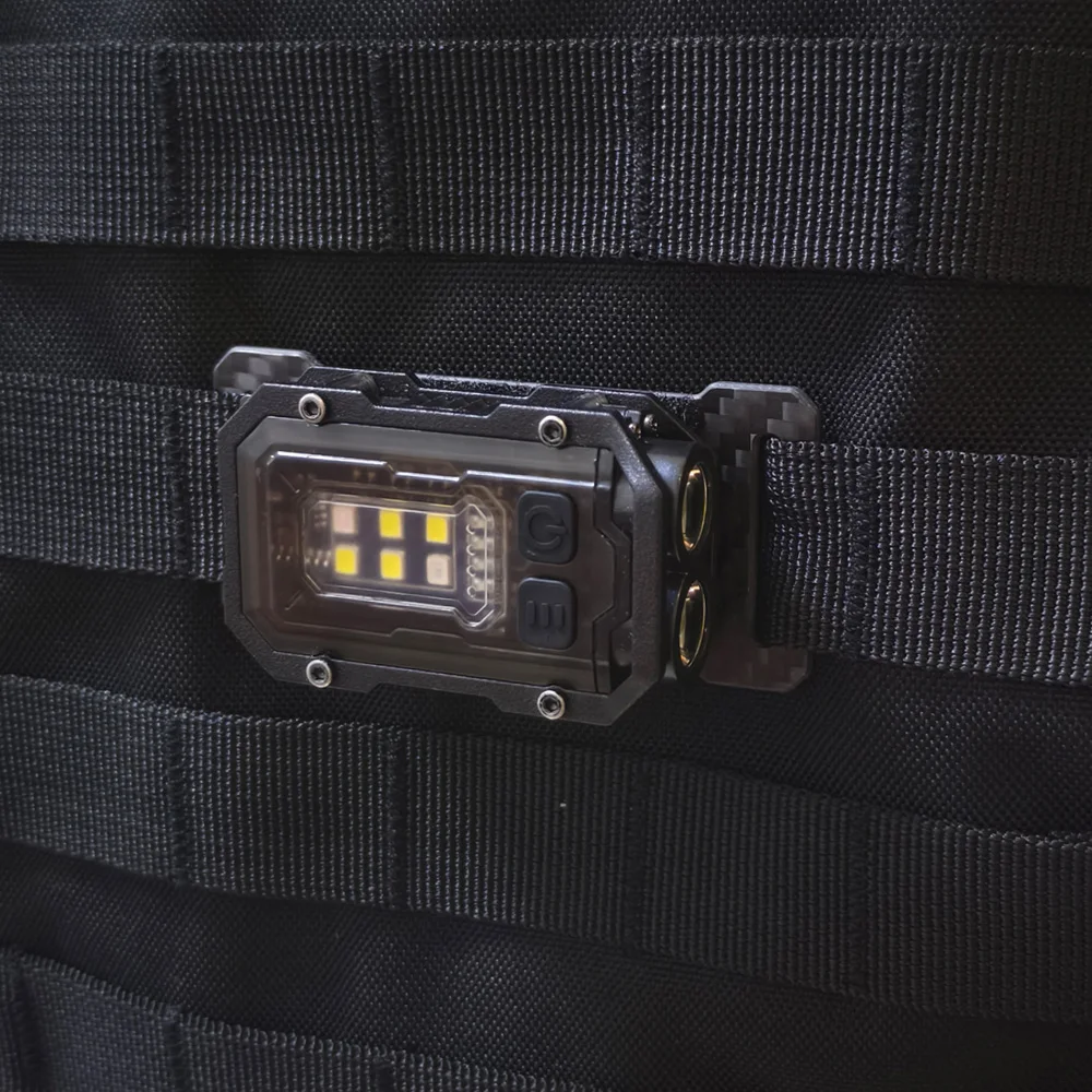 Linterna táctica EDC mini con clip MOLLE para mochila y cinturón - imagen 4