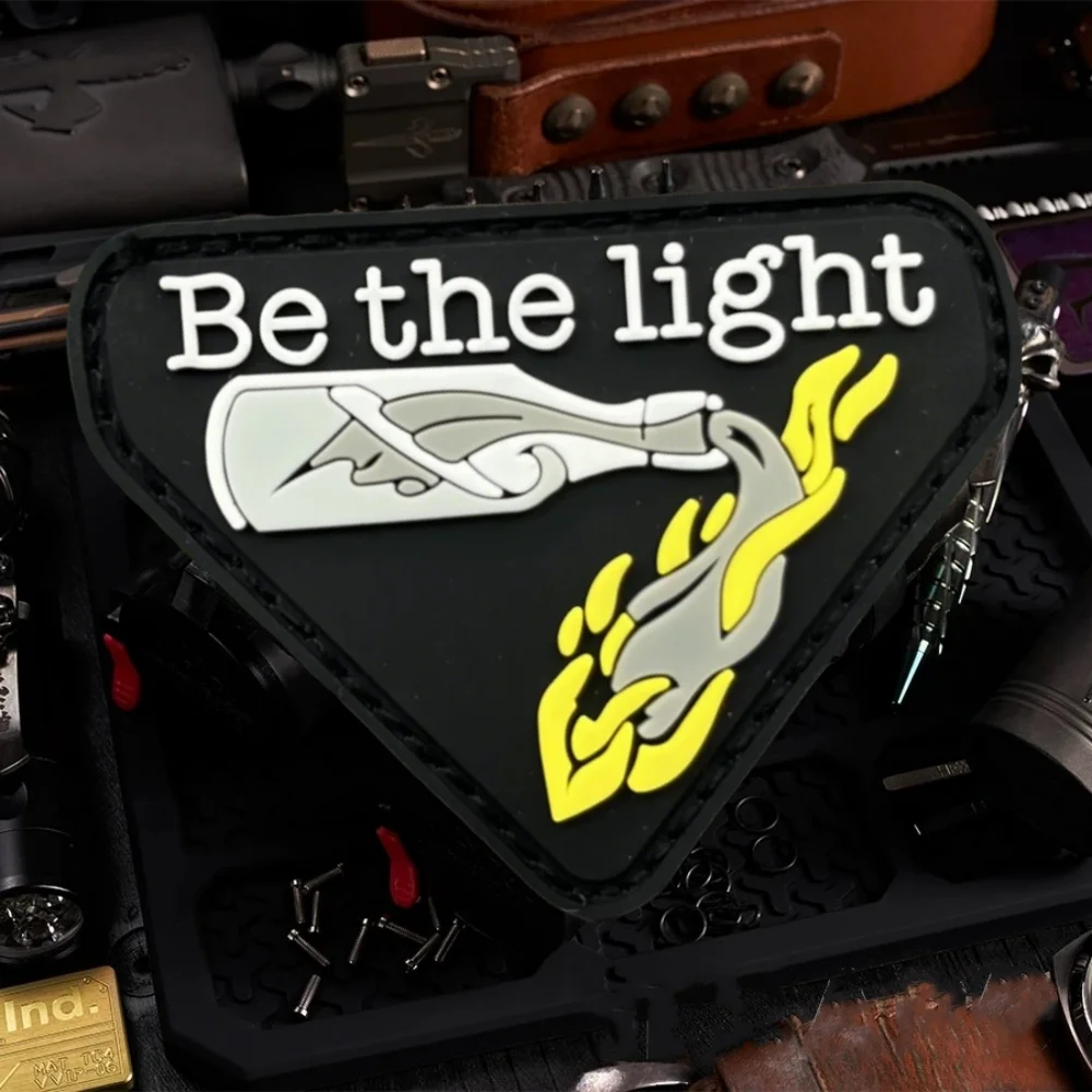 Parche táctico "Be The Light", divertido parche de gancho y bucle de PVC, insignia de moral del ejército militar, pegatinas decorativas para mochila