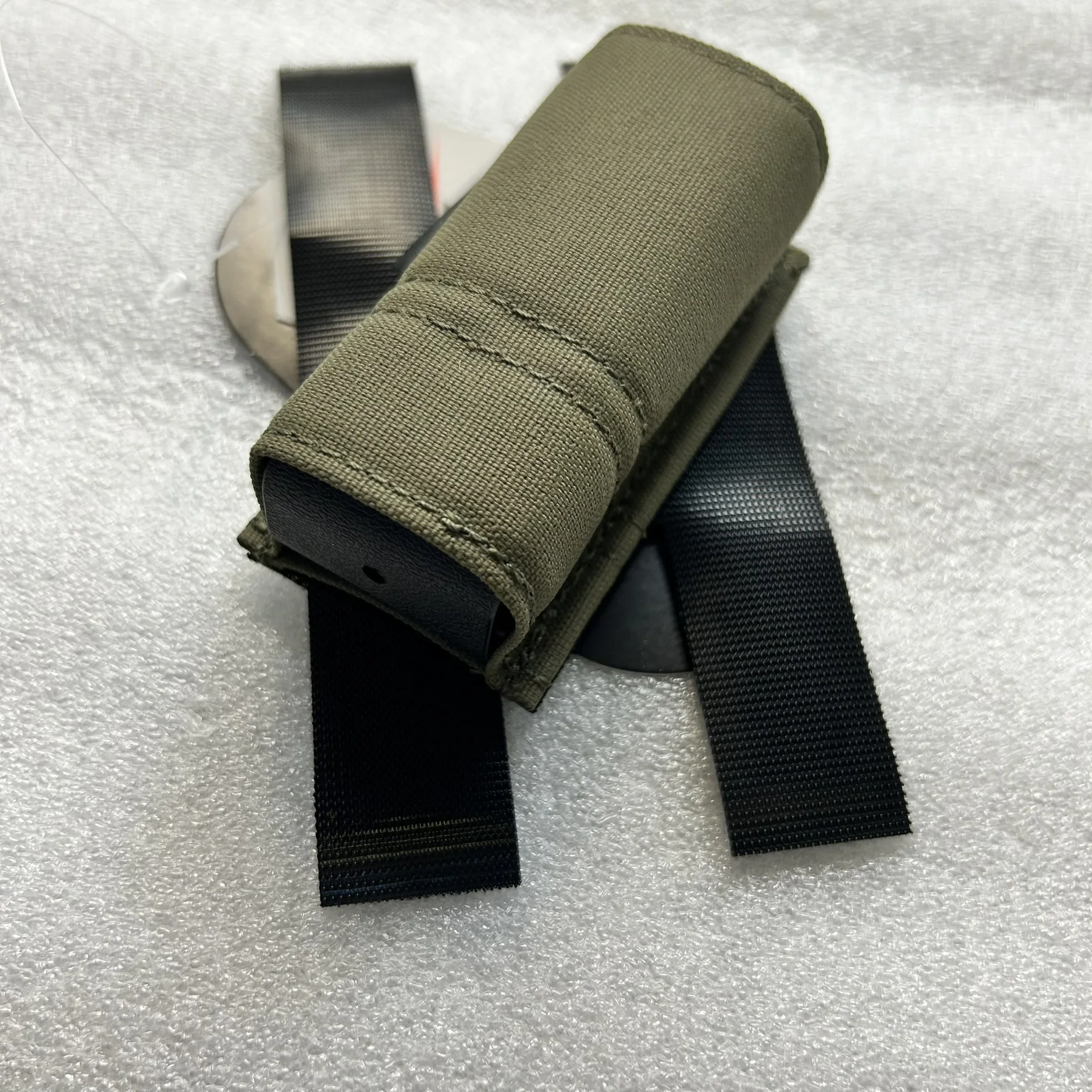 Esstac-Estilo 40 °   Bolsa magnética para pistola individual en ángulo (9 mm)