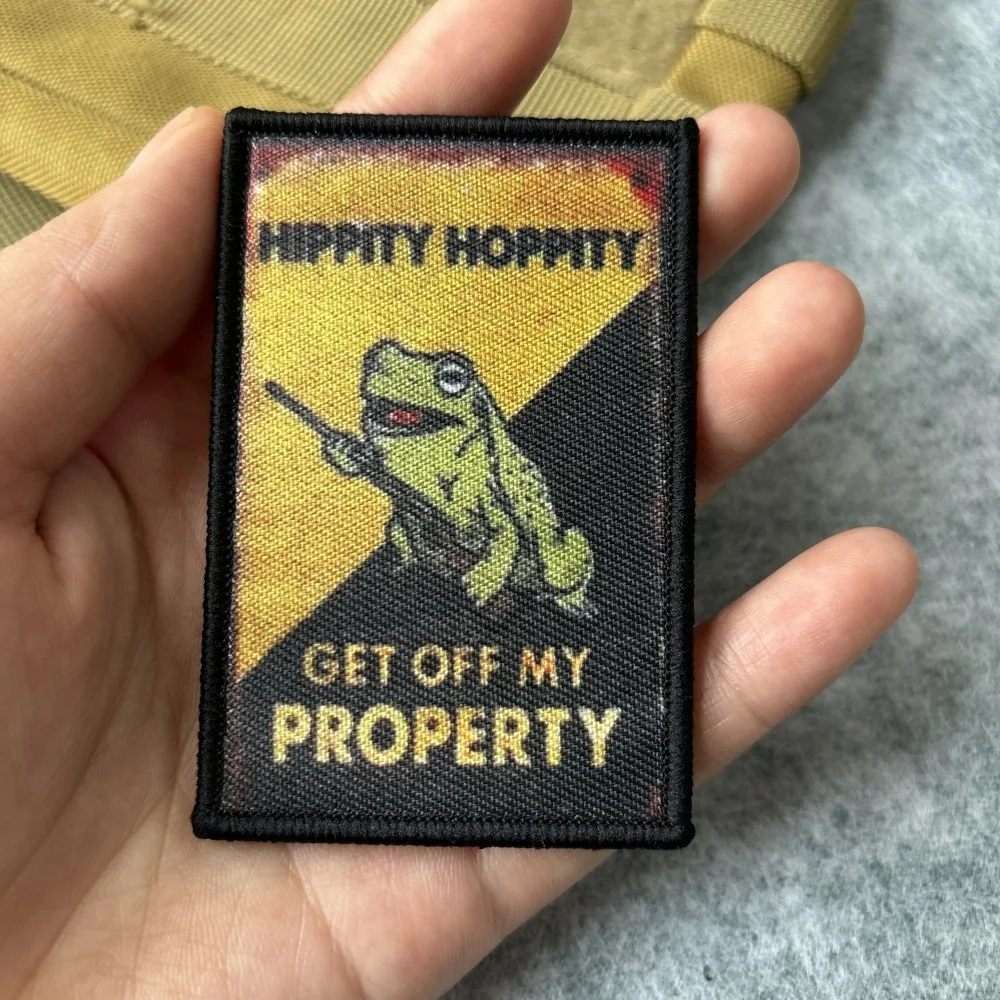 Hippity Hoppity Get Off My Property Emblem Insignia de moral de rana Parches militares tácticos Mochila militar Pegatinas de gancho y bucle impresas
