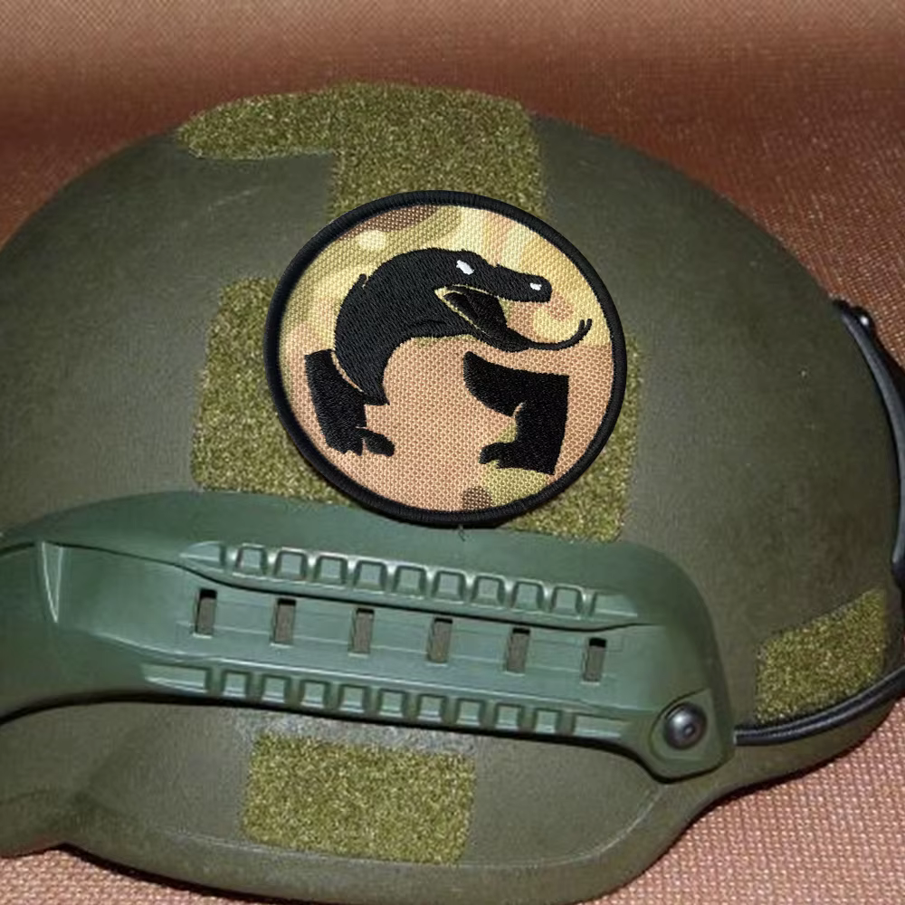 Parche táctico velcro lagarto lengua larga – Insignia moral militar - imagen 3