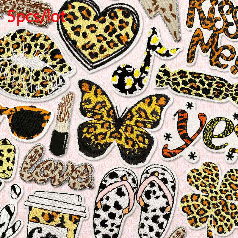 Parche termoadhesivo leopardo Yes Love bordado para jeans y mochilas - imagen 5