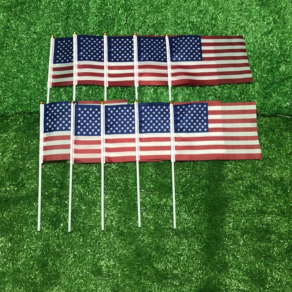 SKY FLAG Bandera de mano americana 14x21 cm 100 piezas poliéster penetración de doble cara Bandera ondulada de mano de EE. UU. con poste de plástico para decoración - imagen 2
