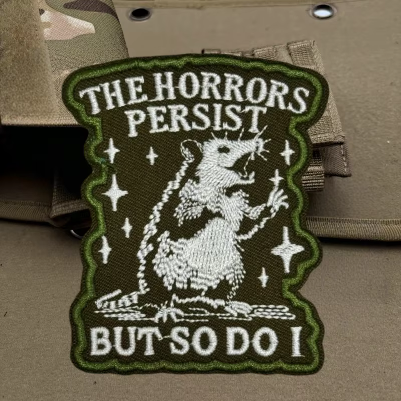 The Horrors Persist But So Do I – Parche de moral táctico con velcro - imagen 4