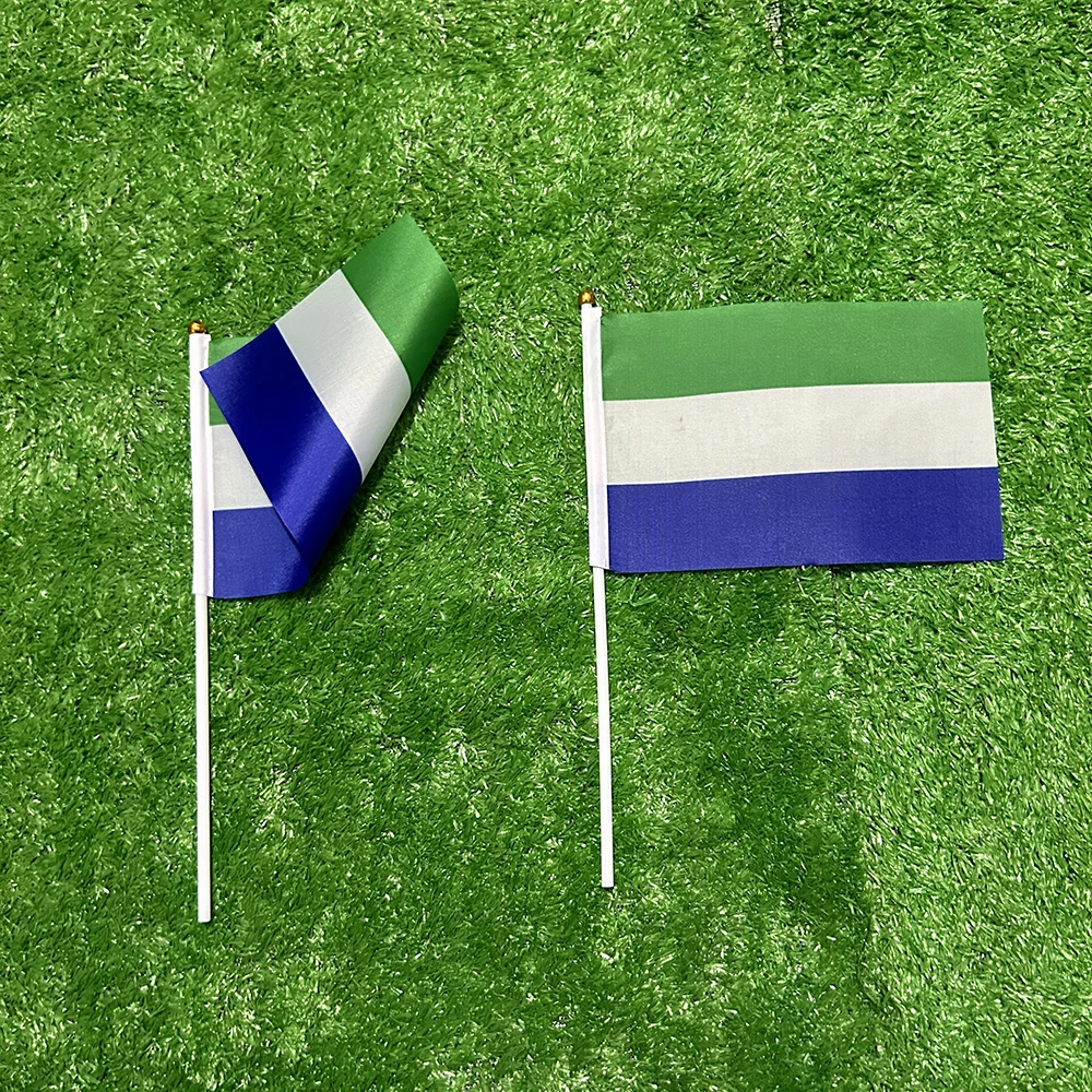 Bandera de mano Sierra Leona poliéster con asta de plástico - imagen 3