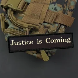 Parche táctico Justice Is Coming – Brazalete velcro para uniforme