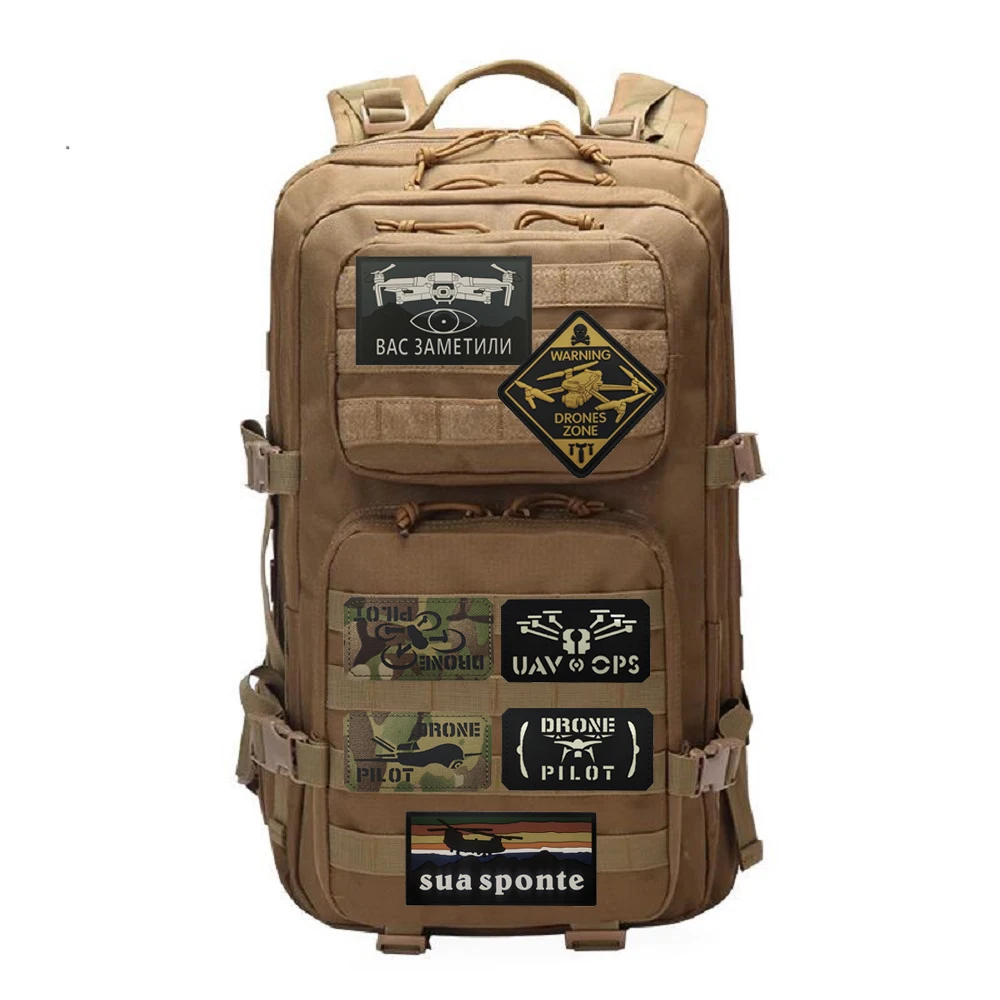 Nuevo diseño, insignia de PVC 3D con piedras de advertencia, brazalete mágico, bolsa reflectante IR, accesorio con parches para mochila para ropa - imagen 3