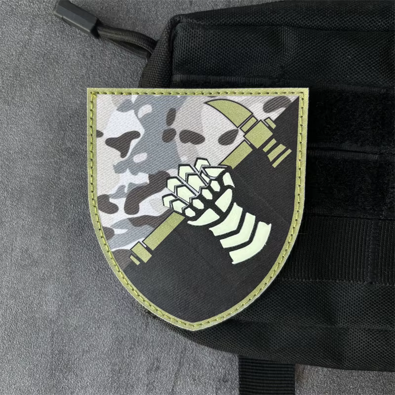 Parche táctico noctilucente – Insignia fosforescente con gancho para uniforme - imagen 3