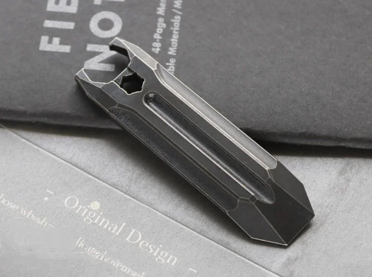 Herramienta de extracción de barra de palanca de cabeza plana portátil para exteriores, hebilla colgante de varilla fría táctica multifuncional de Metal de titanio - imagen 2