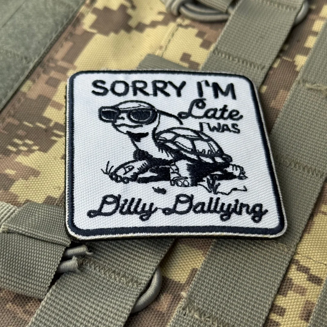 Sorry I'm Late I Was Dilly Dallying parche lindo tortuga bordado gancho y bucle parches insignia de moral táctica apliques militares - imagen 5